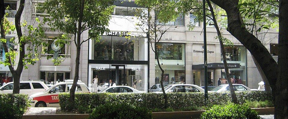 Luxury shops on Avenida Masaryk